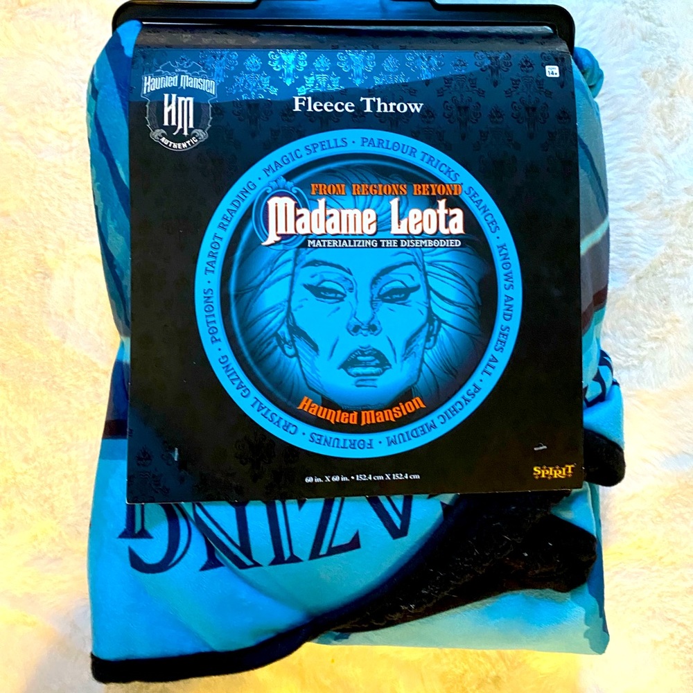 Fleece, Throw blanket Madame Leota , Hunted Mansion NWT